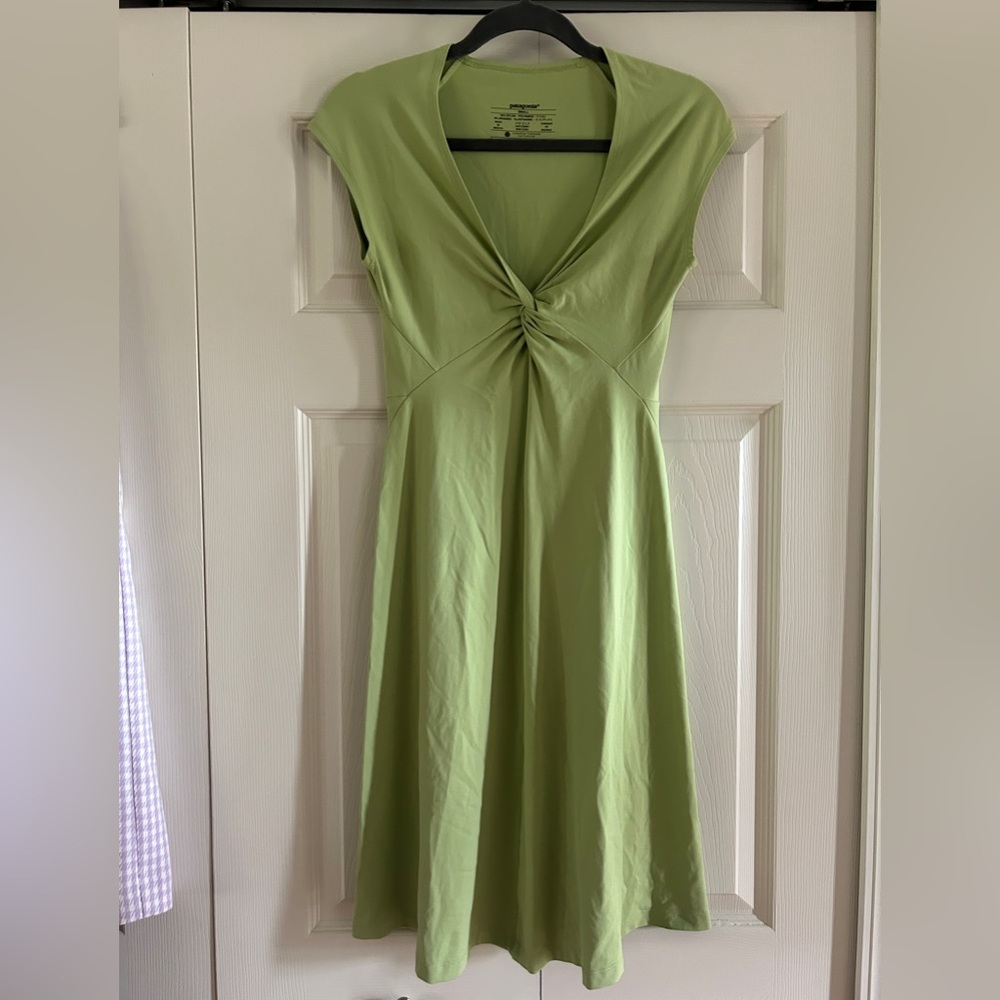 Patagonia Bandha Dress Size S Green Short Sleeve Twist Neckline Nylon Spandex